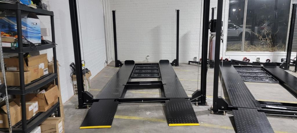 Second image of Valor VP8K-DX-XLT 8,000 lb 4 Post Deluxe Storage Lift
